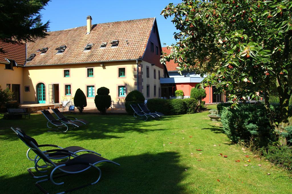 Hotel Restaurant Les Alisiers ラプートロワ エクステリア 写真