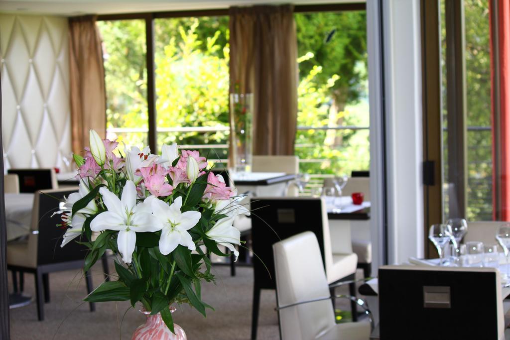 Hotel Restaurant Les Alisiers ラプートロワ エクステリア 写真