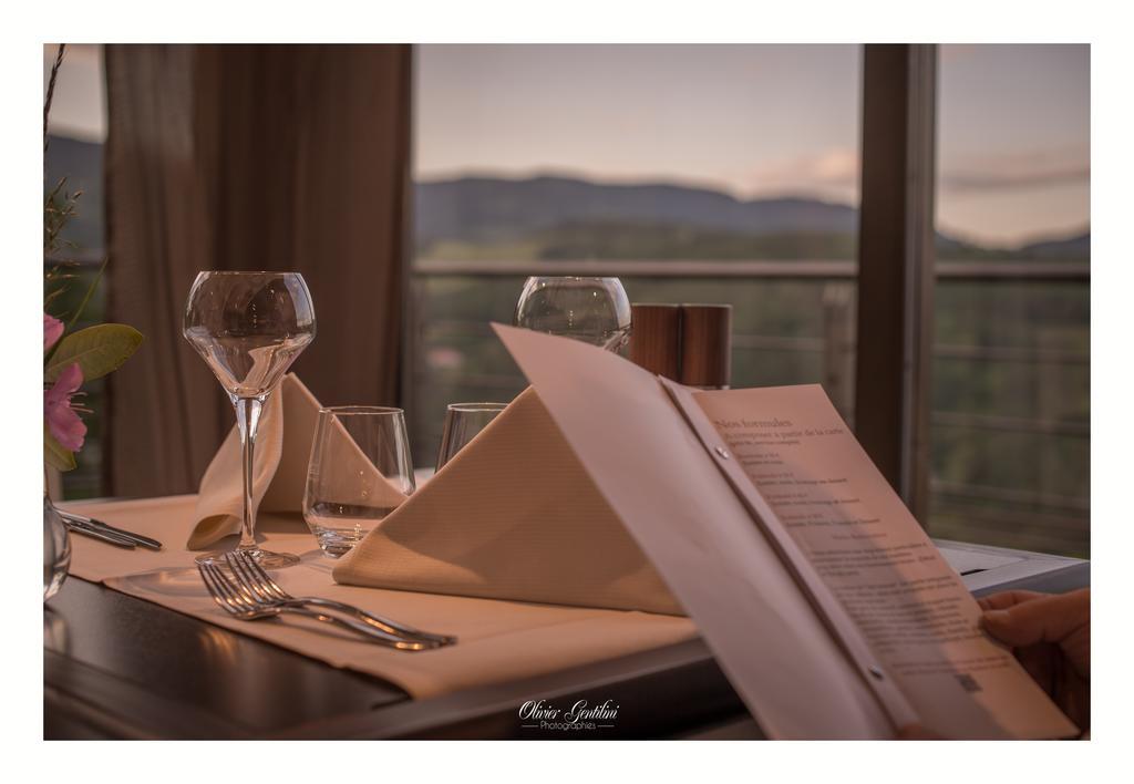 Hotel Restaurant Les Alisiers ラプートロワ エクステリア 写真