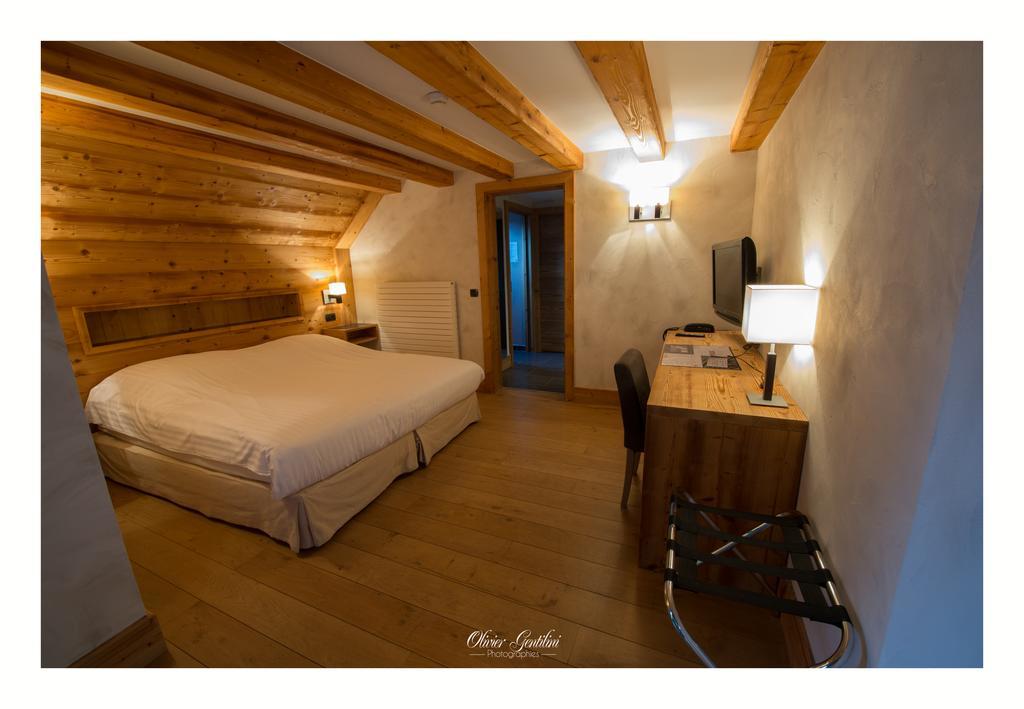 Hotel Restaurant Les Alisiers ラプートロワ 部屋 写真