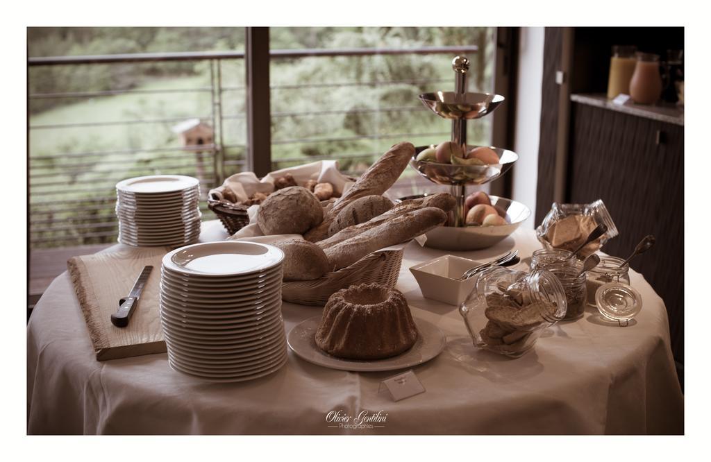 Hotel Restaurant Les Alisiers ラプートロワ エクステリア 写真