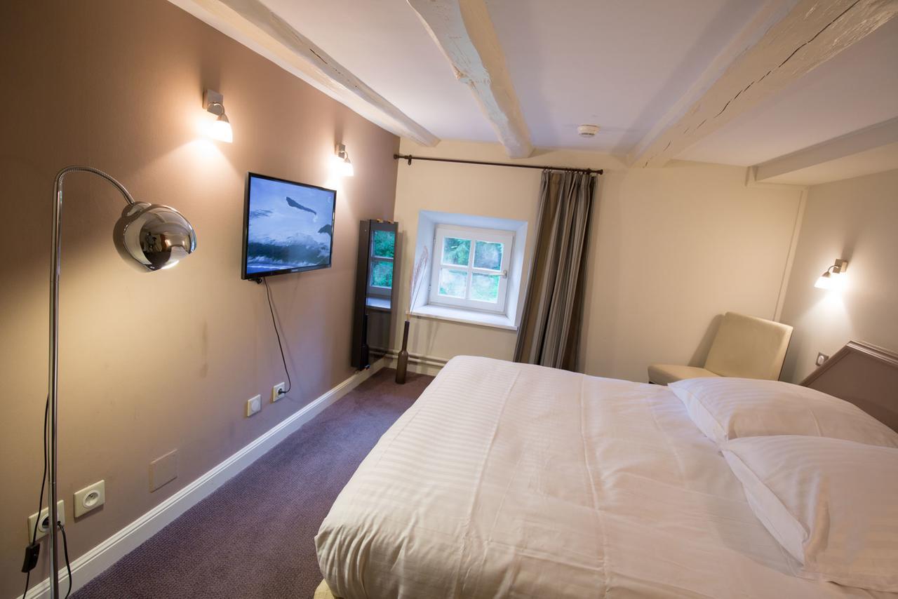 Hotel Restaurant Les Alisiers ラプートロワ エクステリア 写真